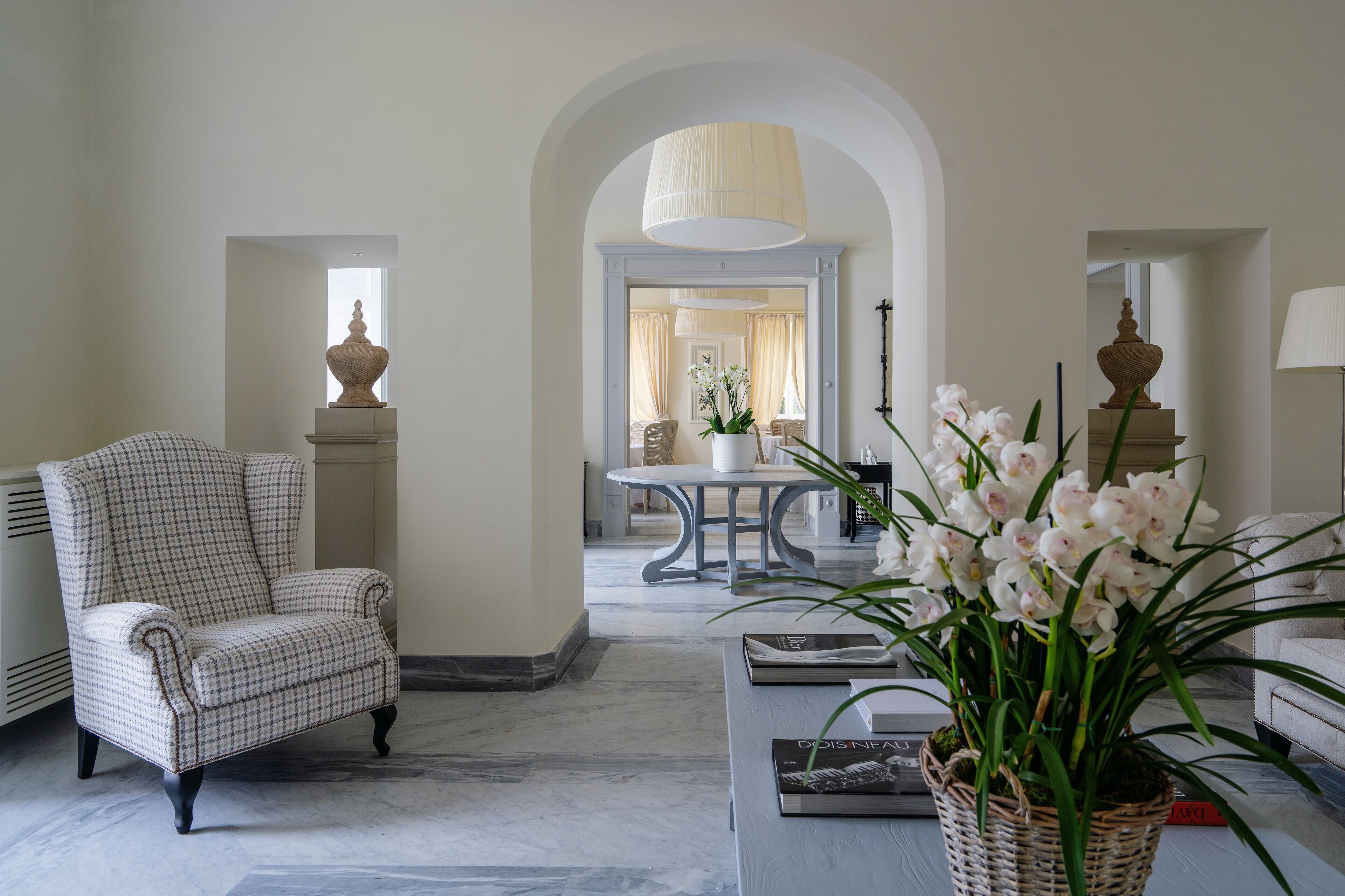 Coin salon dans le hall