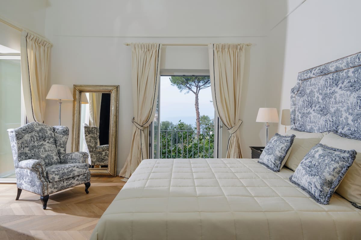Executive Suite con terrazza, 1 camera da letto, 1 soggiorno, vista mare (ORCHIDEA) | 1 多间卧室、埃及棉床单、高档床上用品、羽绒被