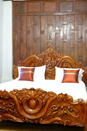 Classic Villa, Mountain View | Free WiFi - phetruntee resort (Sangkhla Buri)