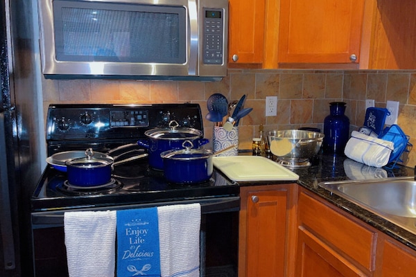 Micro-ondes, four, plaque de cuisson, lave-vaisselle