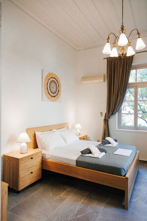 4 slaapkamers, een strijkplank/strijkijzer, wifi, beddengoed