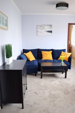 Standard Suite | Desk, laptop workspace, iron/ironing board, free cribs/infant beds - Hotel Alpex  (Zabrze)