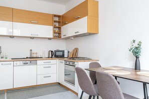 Apartamento Confort | Cocina básica privada | Hervidor eléctrico