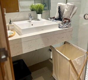 Superior Studio | Bathroom
