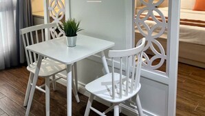 Superior Studio | In-room dining
