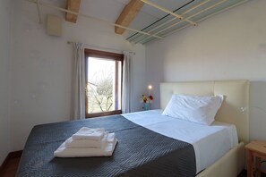 3 bedrooms, iron/ironing board, travel cot, free WiFi