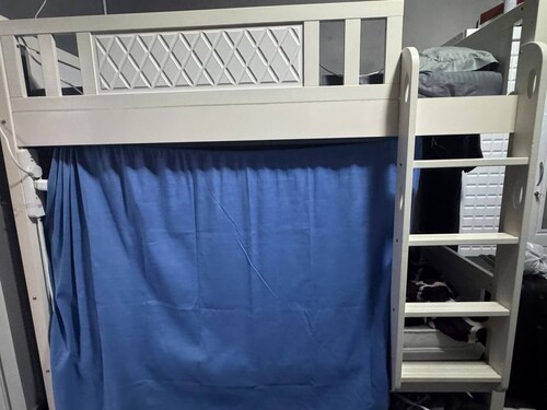 Bed in 8 male only bedroom - near baniyas metro station