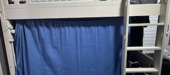 Bed in 8 male only bedroom - near baniyas metro station