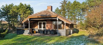 Relaxing holiday oasis near beach and nature