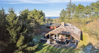 Relaxing holiday oasis near beach and nature