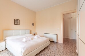 1 bedroom, iron/ironing board, Internet
