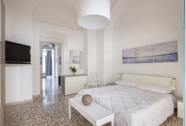 1 bedroom, iron/ironing board, bed sheets