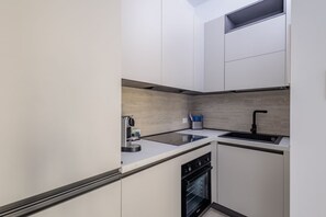 Microwave, oven, dishwasher, toaster - GuestHost - In the heart of Bergamo, a cozy 45 sqm apartment for 3 guests, located on the third floor with an elevator (not suitable for disabled persons). Its central location allows you to fully experience the city, with shops, restaurants, and service (Bergamo)