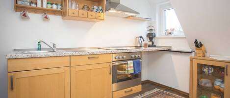 Kühlschrank, Mikrowelle, Ofen, Toaster