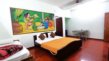 Family Room | Free WiFi