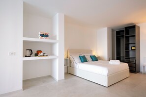 1 dormitorio, tabla de planchar con plancha, wifi y ropa de cama