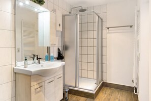 Dutxa, assecador de cabells i tovalloles 