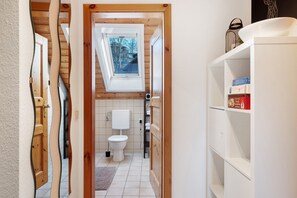 Shower, towels