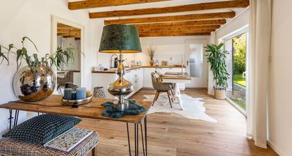 Ferienhaus 'Charmantes Haus Für Eine Auszeit' mit privater Terrasse, privatem Garten und Wi-Fi