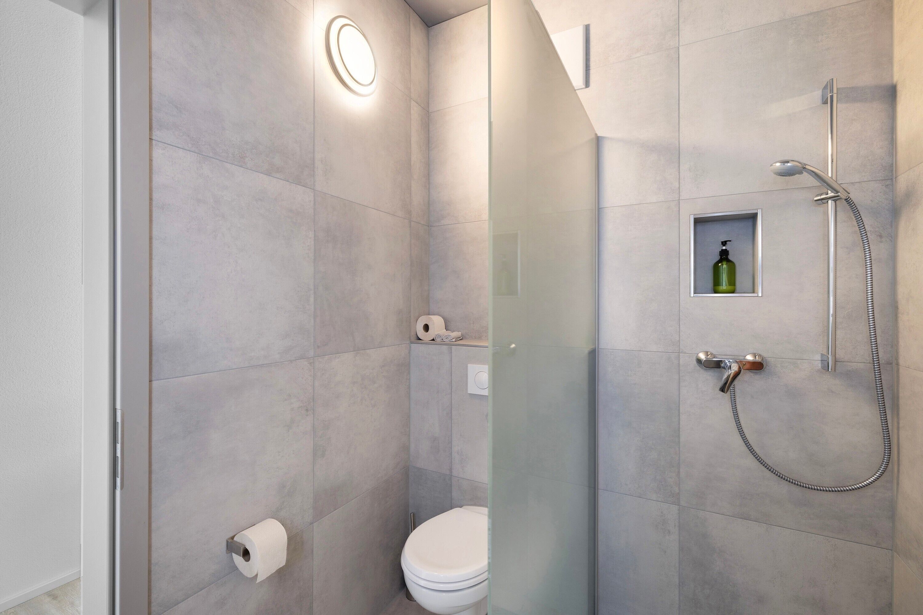 Bruser, hårtørrer, håndklæder