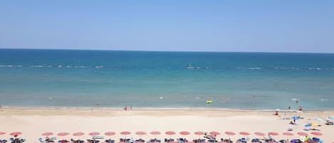 Chambre Double Confort, balcon, vue partielle sur la mer