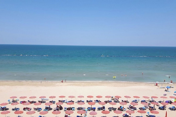 Doppia Comfort, balcone, vista mare parziale | Una cassaforte in camera, Wi-Fi gratuito