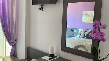 In-room safe, free WiFi