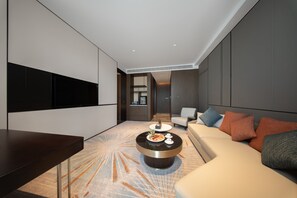 Deluxe-studiosviitti | Työpöytä, kannettavalle tietokoneelle sopiva työtila, ilmainen Wi-Fi