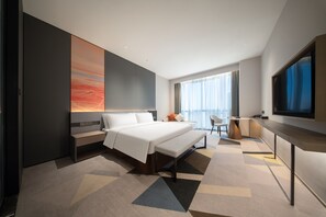 Työpöytä, kannettavalle tietokoneelle sopiva työtila, ilmainen Wi-Fi