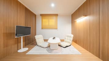 Premier Tatami | Premium bedding, down comforters, free WiFi, bed sheets