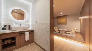 Premier Tatami | Premium bedding, down comforters, free WiFi, bed sheets