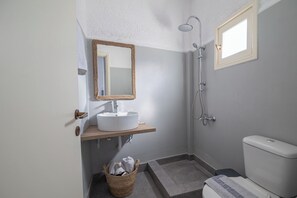 Double Room, Courtyard View | Bathroom | Shower, hair dryer, slippers, towels - Hesperia Apartments (Hersonissos)