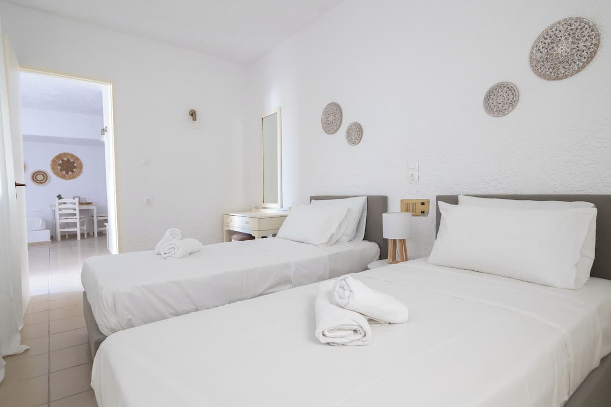Desk, WiFi (free), bed sheets
