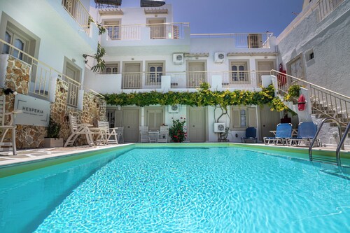 Hesperia Apartments