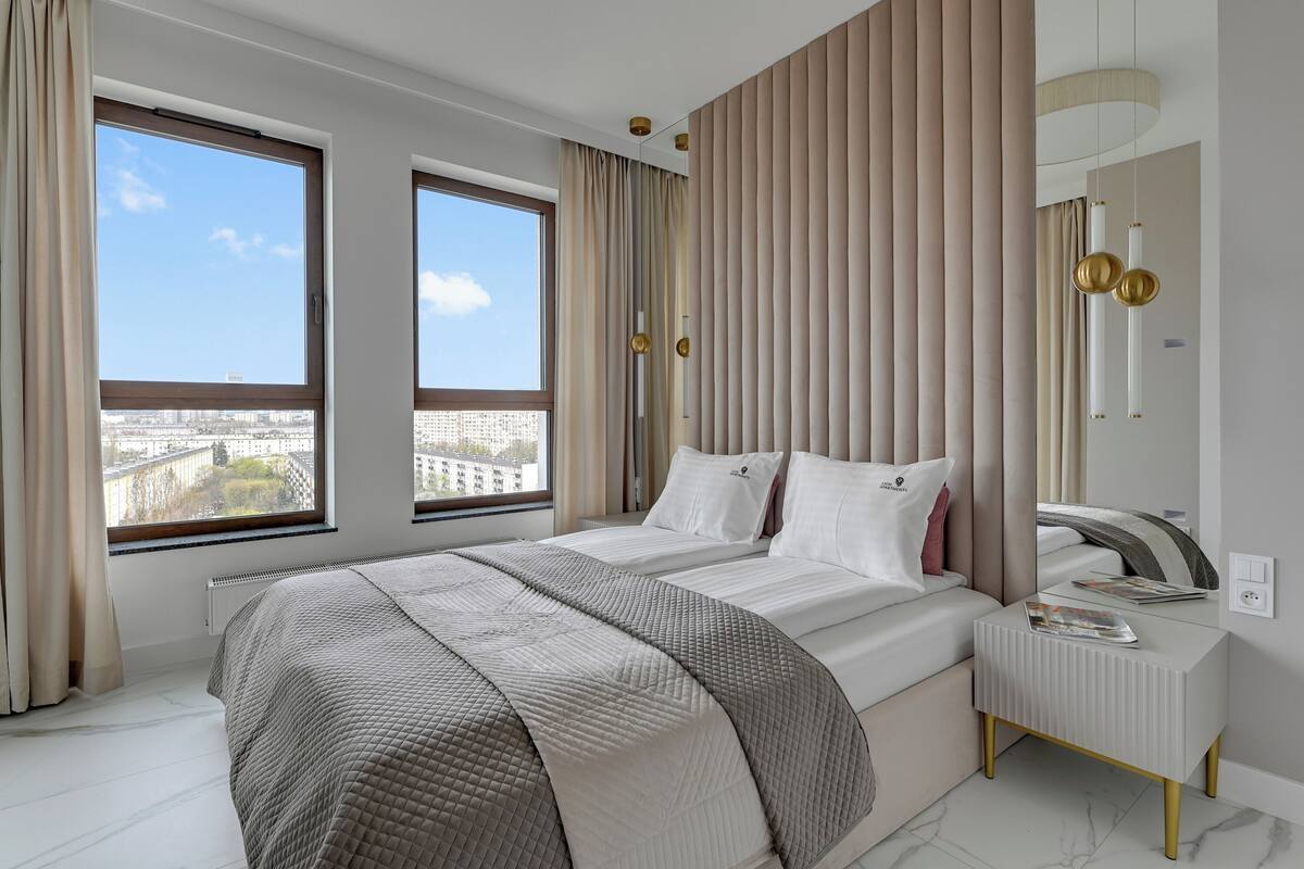 Appartamento Deluxe, balcone, vista città | 1 camera, ferro/asse da stiro, Wi-Fi gratuito, lenzuola