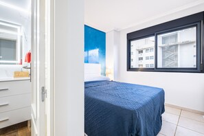 1 dormitori, planxa i posts de planxar, wifi i roba de llit 