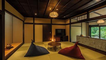 In-room safe, laptop workspace, free WiFi