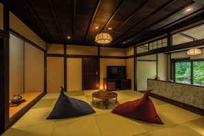 Bilik gaya Jepun, Non Smoking (Hollywood twin bed, Modern) | Peti besi dalam bilik, ruang kerja komputer riba, Wi-fi percuma 