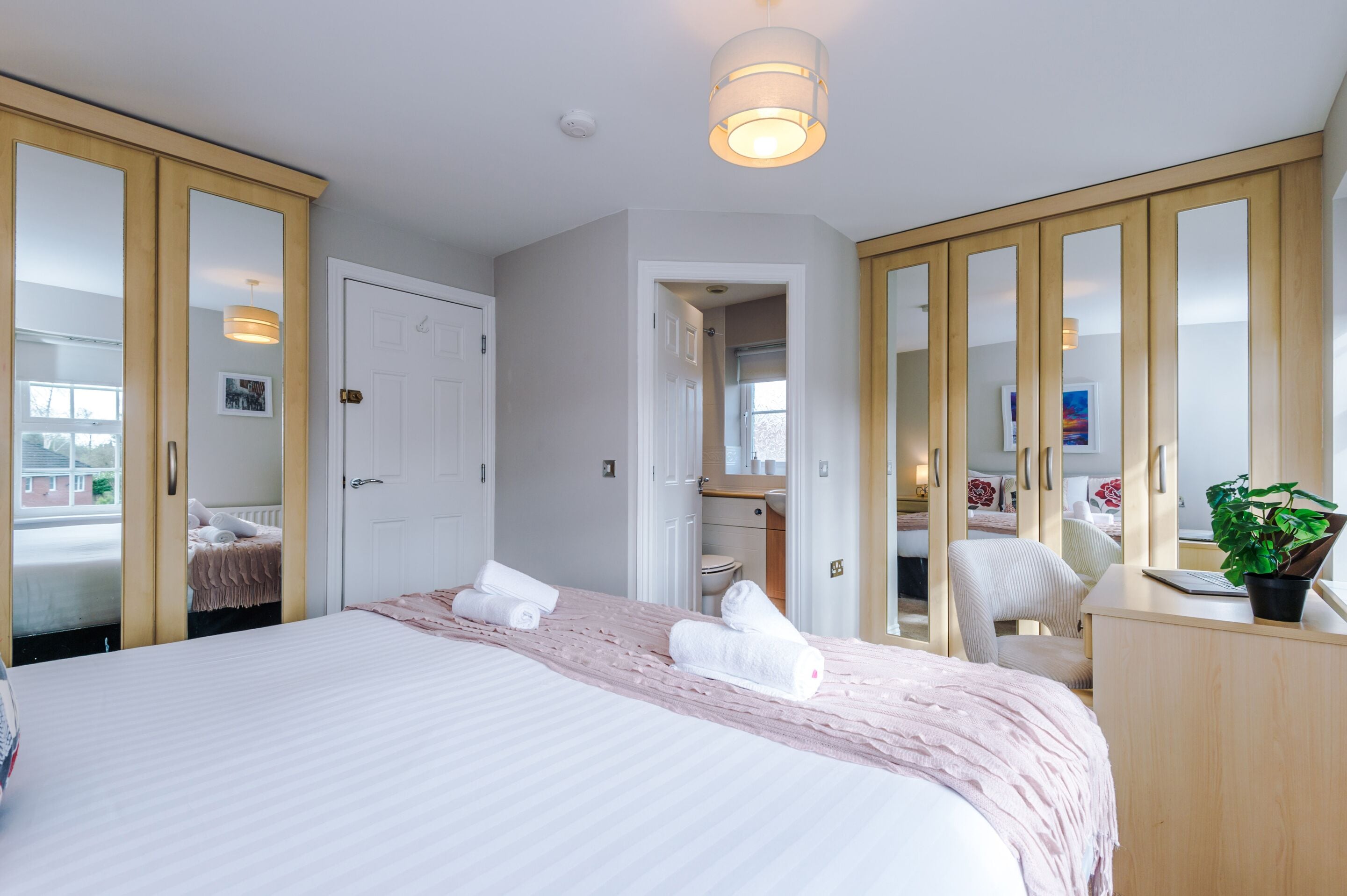 4 bedrooms, desk, iron/ironing board, WiFi