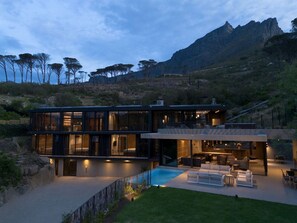 Villa, Smoking