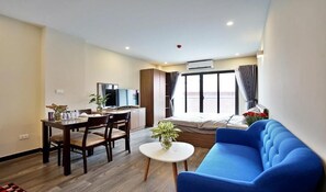 Standard Studio | Minibar, free WiFi, bed sheets - Luxe Paradise Residence Nhat Chieu (Hanoi)