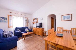 Smart TV, DVD player - Villa Isabel (Cap d'Artrutx)