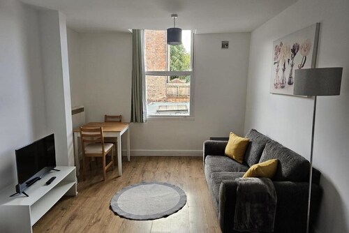 Super Value Bath Street Flat