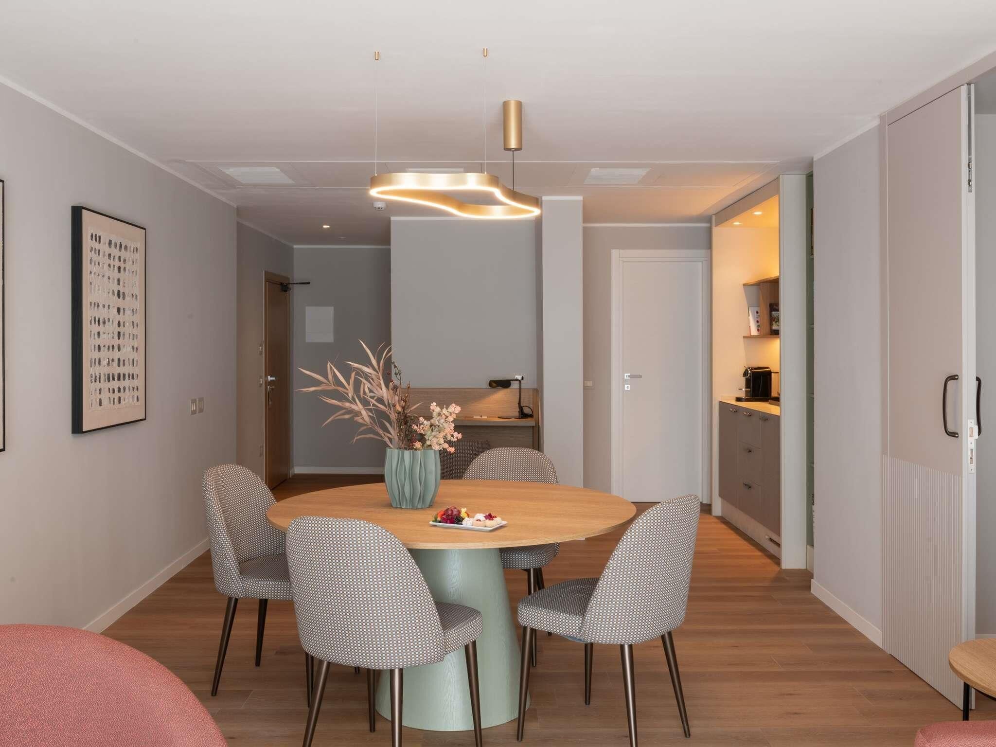 Executive Suite, 1 King Bed | Minibar, in-room safe, desk, laptop workspace
