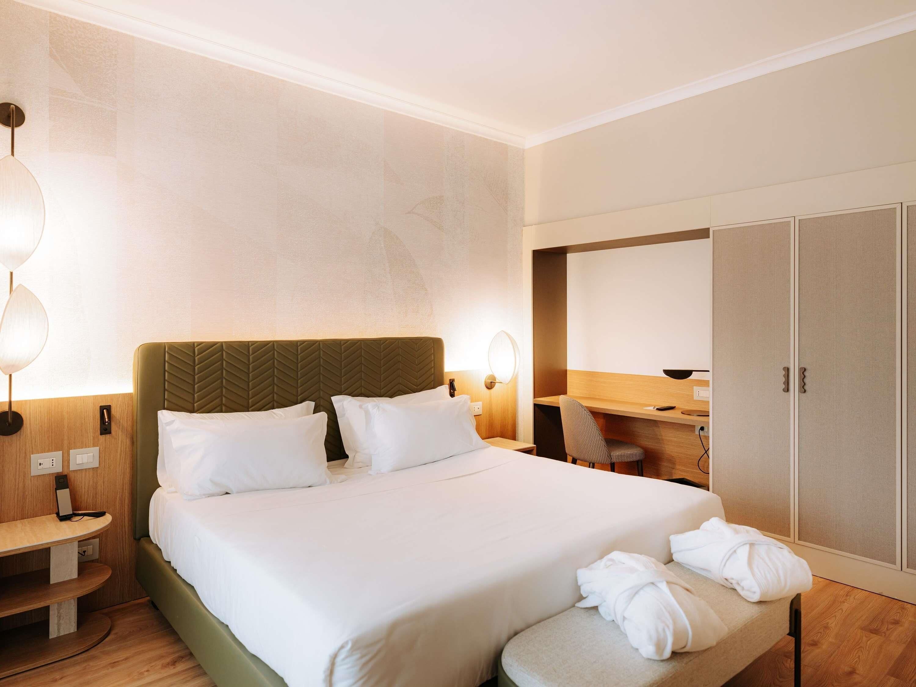 Executive-Suite, 1 King-Bett | Minibar, Zimmersafe, Schreibtisch, laptopgeeigneter Arbeitsplatz