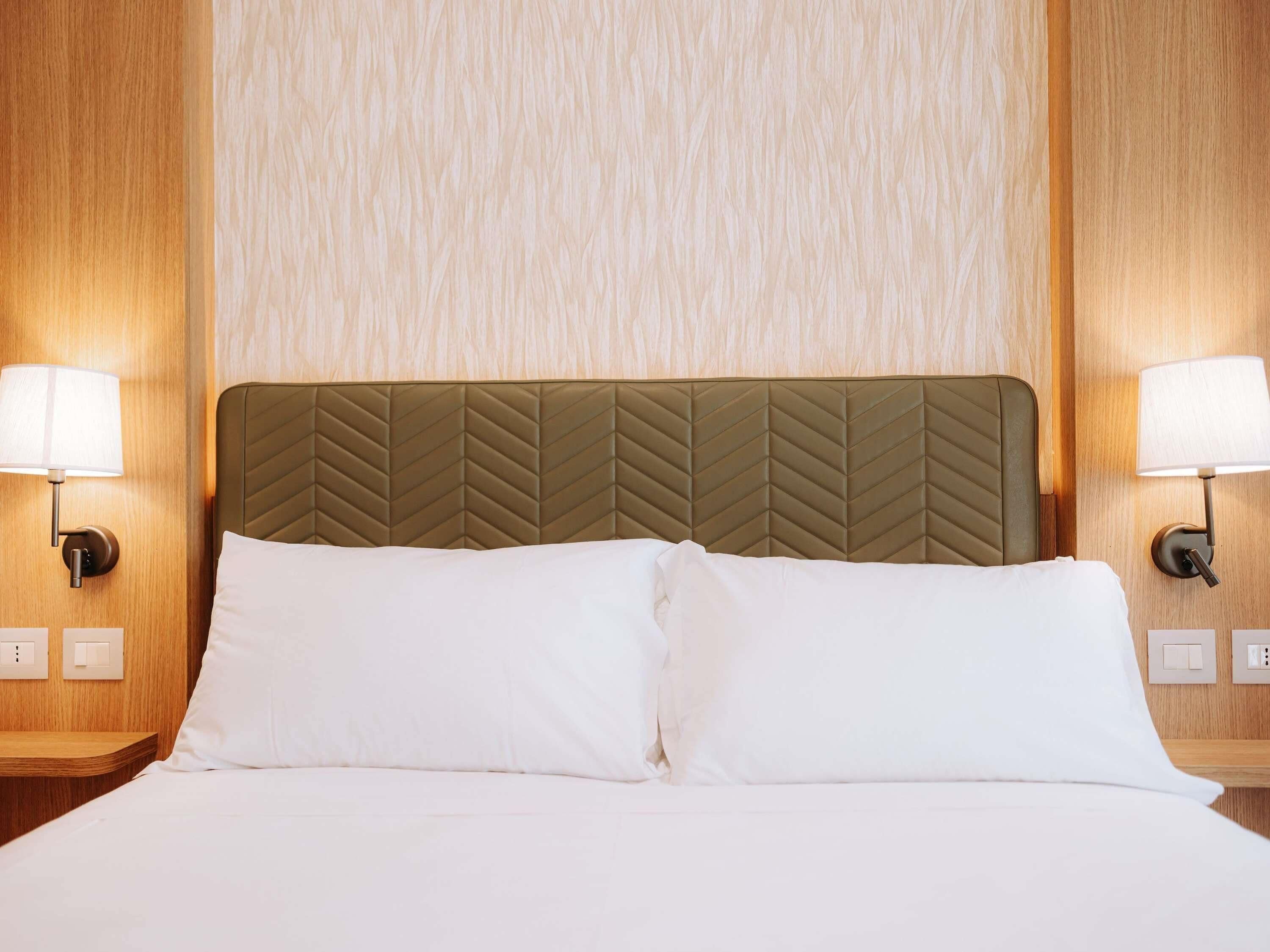 Classic Family Room | Minibar, in-room safe, desk, laptop workspace