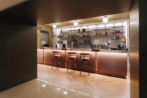 Bar (on property) - Mövenpick Hotel Bari (Bari)