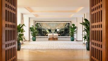 Couples treatment rooms, sauna, steam room, body treatments, mud baths