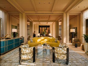 6 restaurantes; se sirve desayuno, almuerzo y cena; cocina italiana