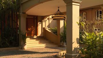 Couples treatment room(s), sauna, steam room, body treatments, mud baths